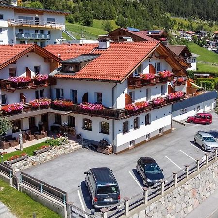 Alpen Gasthof Apartments Hohe Burg Trins Exterior foto